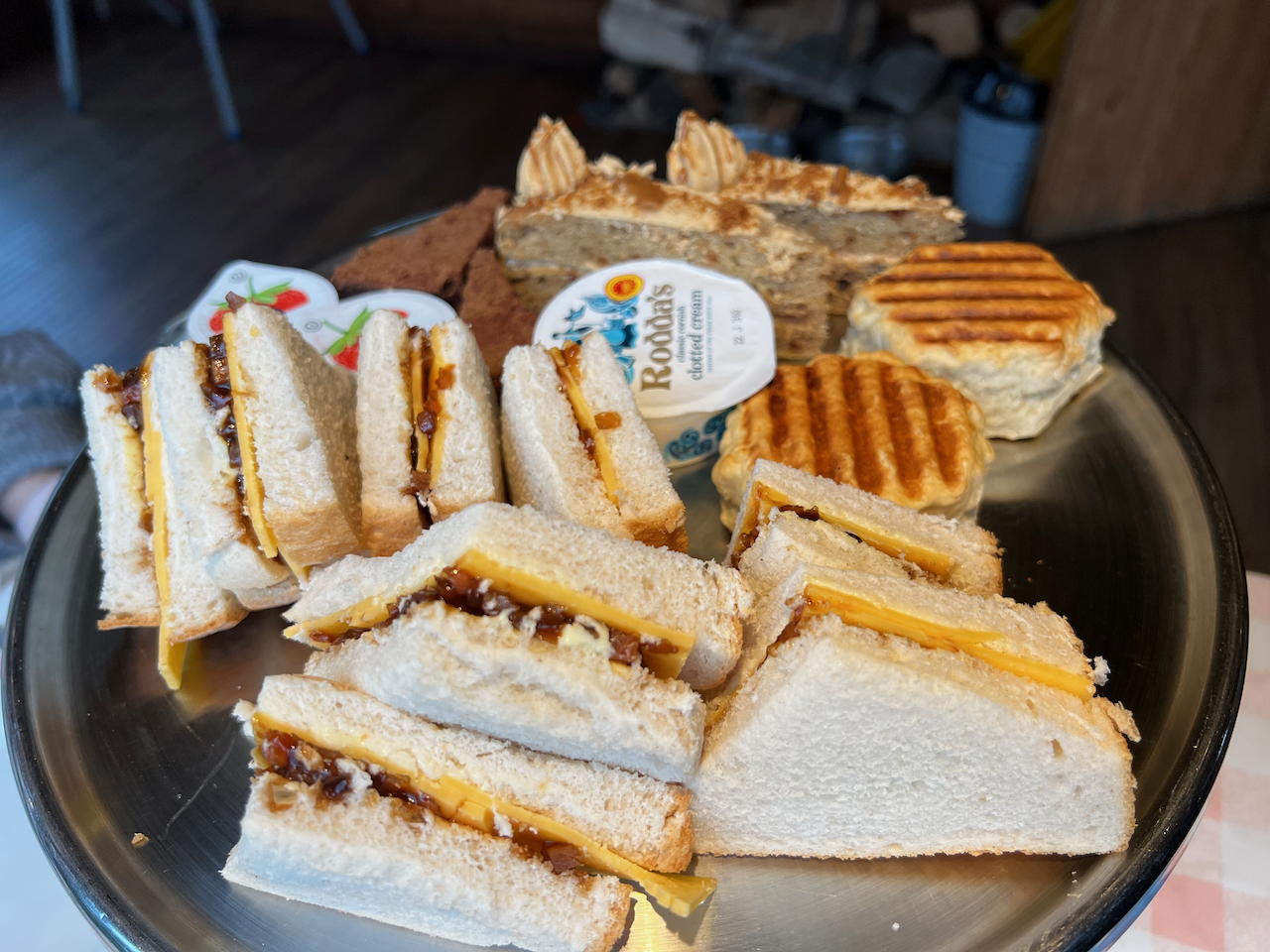 Afternoon tea at the Tea House on the Loch (Gartcosh) 2023 Review