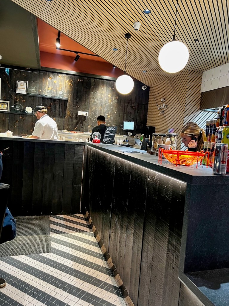 Toni’s Pizzeria (Giffnock) 2023 : Review – Kris Munro